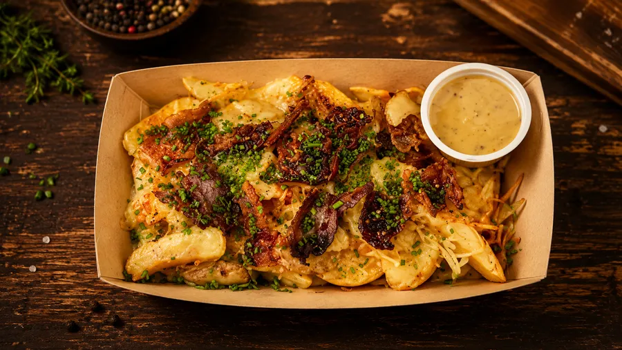 Load Fries Boczek — Man Cave Wrocław